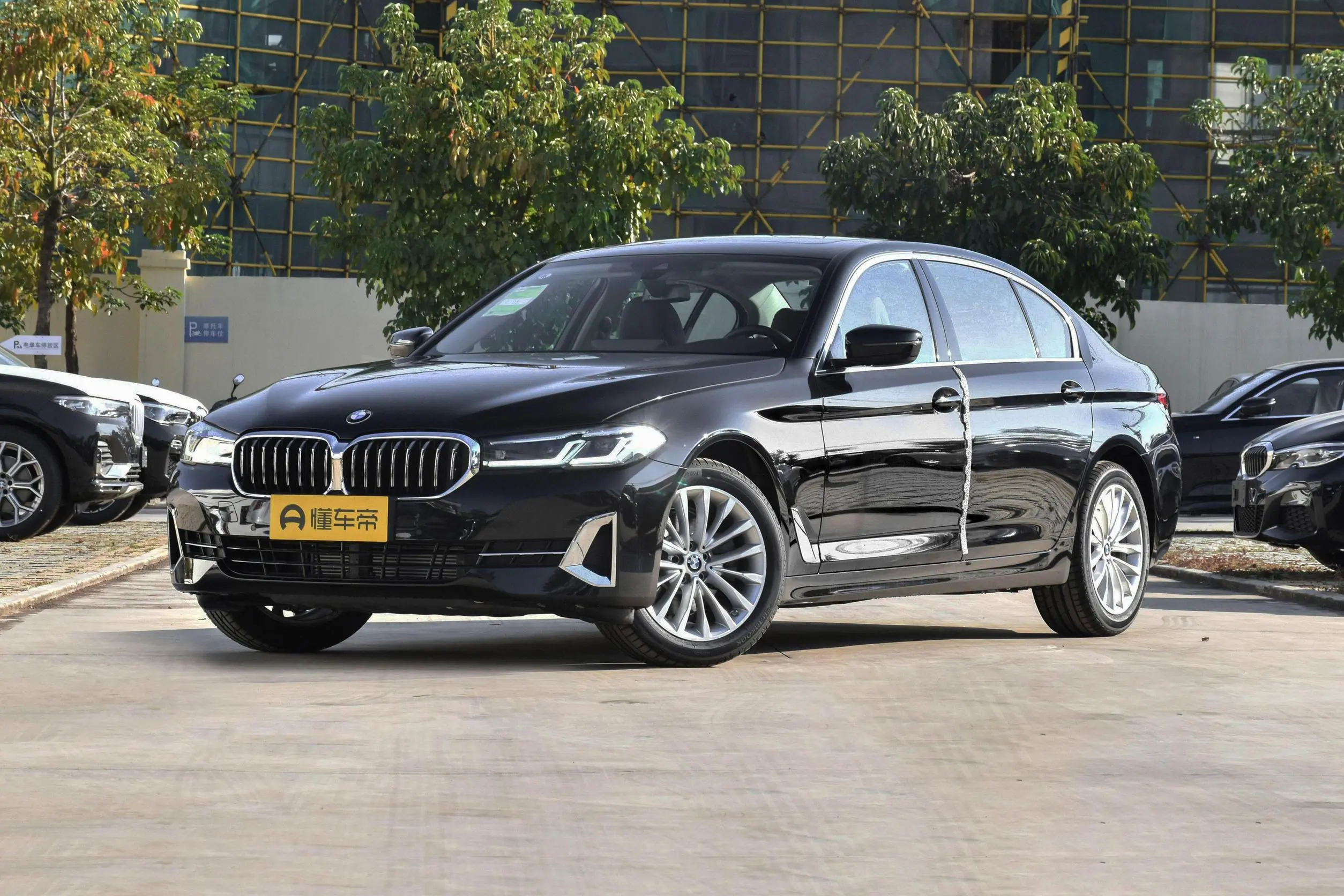 全新BMW 5系五大智能驾驶辅助功能解析插图