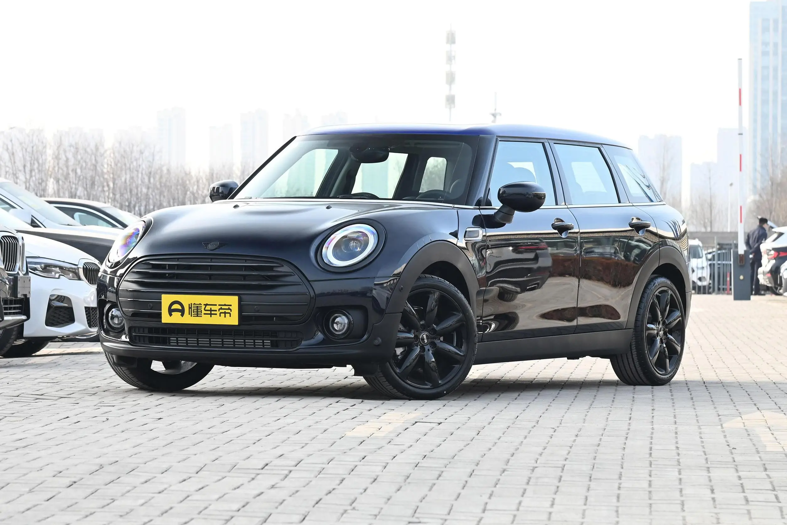 MINI CLUBMAN：顶配官方指导价32.58万，外观个性，你会选择吗？插图