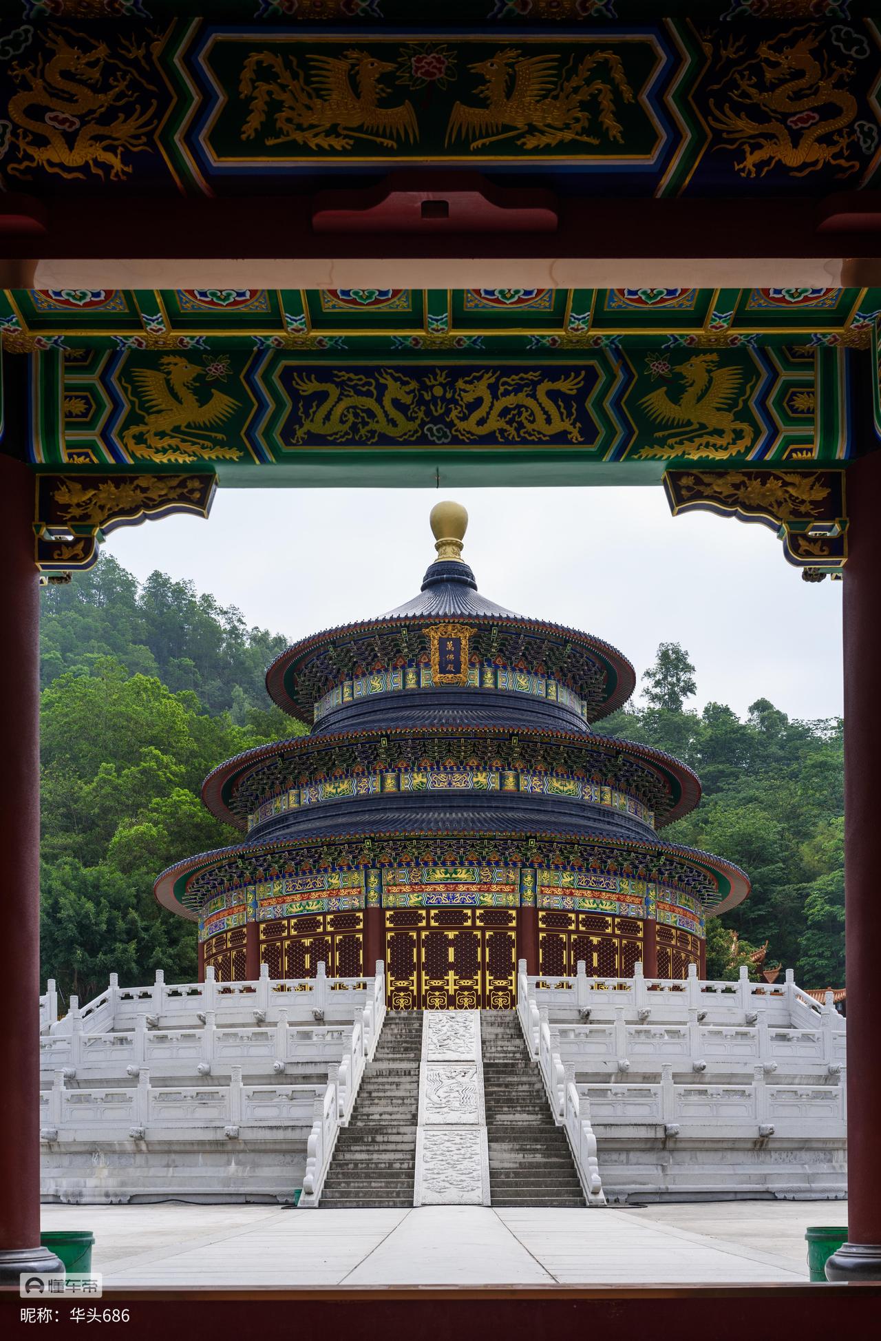 揭西黄龙寺位于揭西县五经富镇深坑山脚下,在五经富镇中心的东南方向