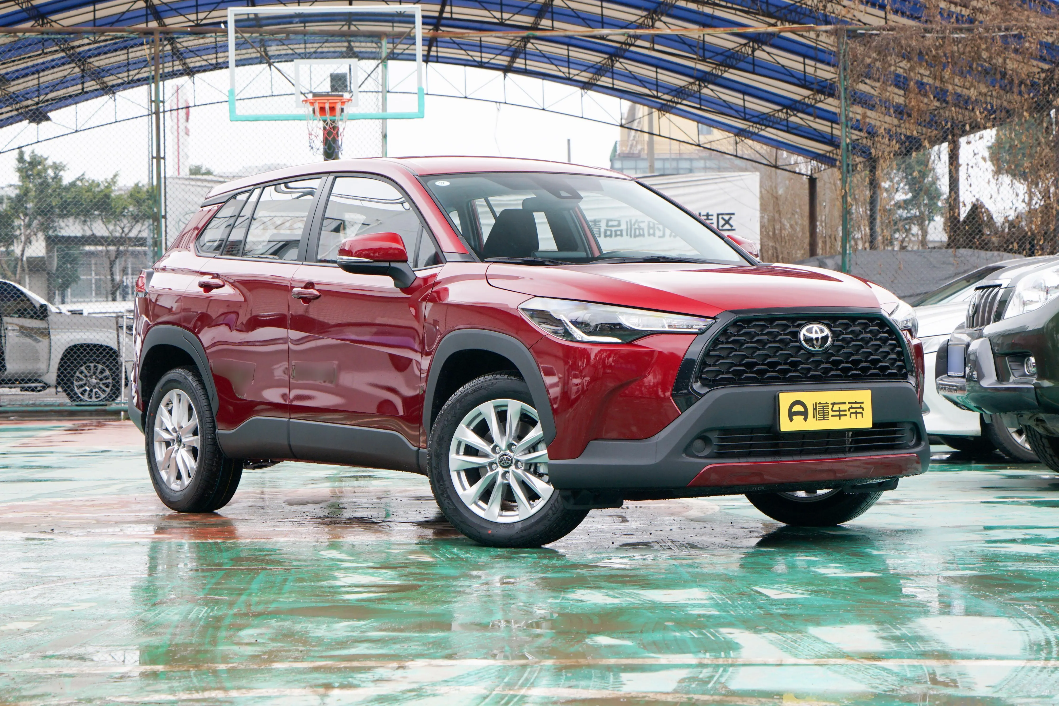 丰田小号“荣放”，2.0L+CVT，定位紧凑级SUV，售价12.98万起插图2