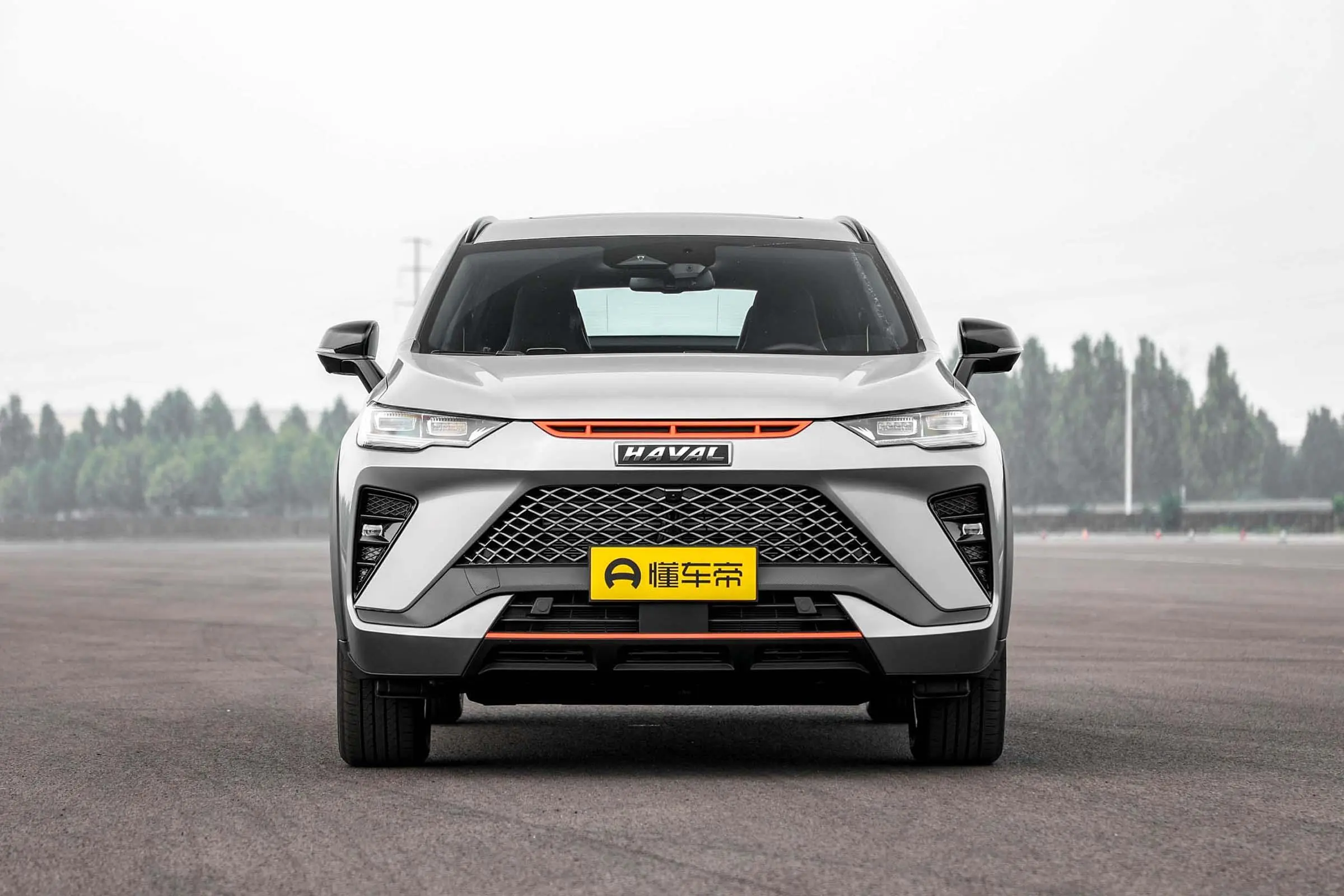 出行首选SUV，外观时尚，综合油耗4.9L，这款油电混动车型怎么样插图