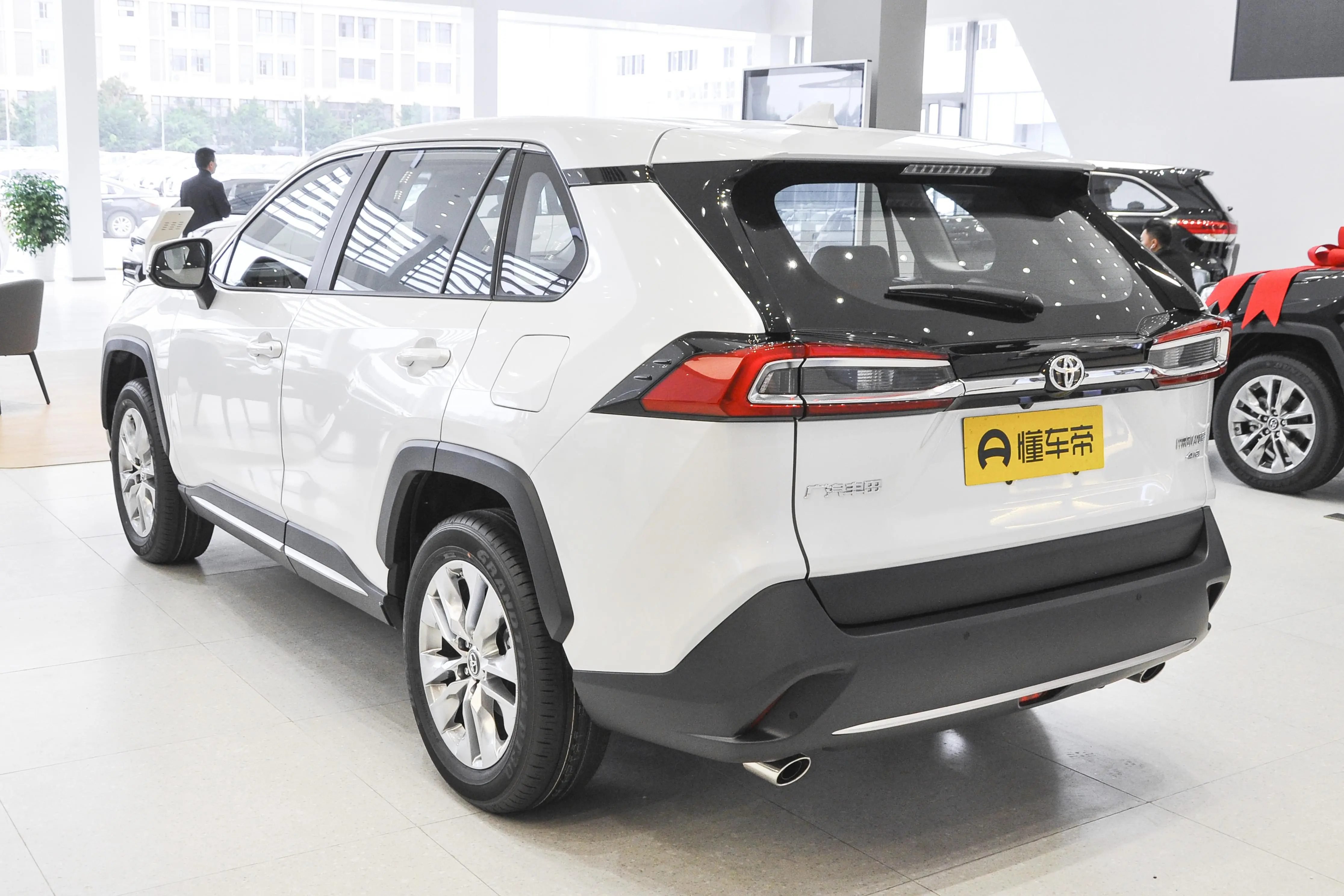 四驱紧凑型SUV：广汽丰田威兰达插图2