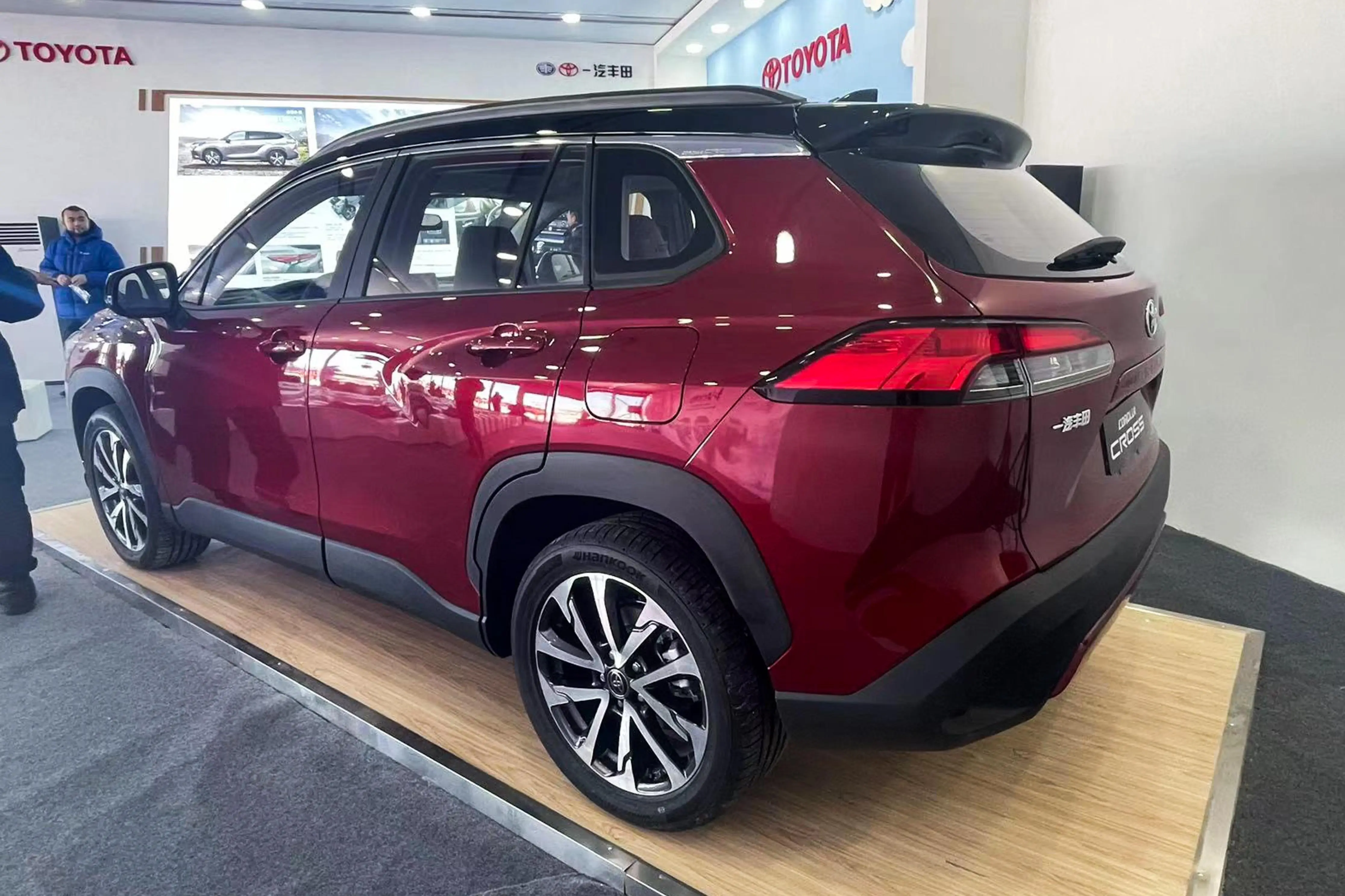 售价12.98万-16.98万，定位紧凑级SUV，卡罗拉锐放家用合适吗？插图2