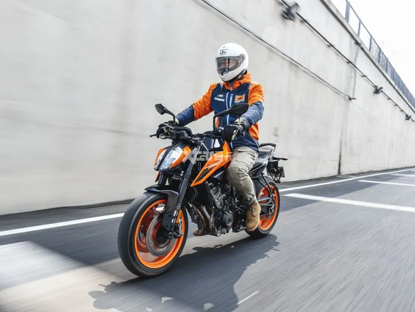 ckd后依然原汁原味试驾ktm790dukeckd版