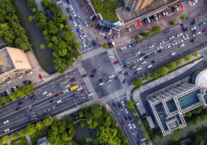 广州要限绿牌了？网友：更应该限制网约车